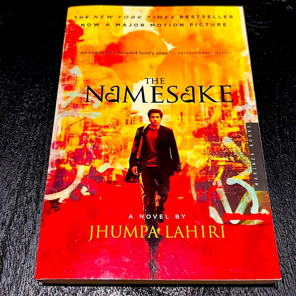 The Namesake by Jhumpa Lahiri (292 pg. Paperback Novel)